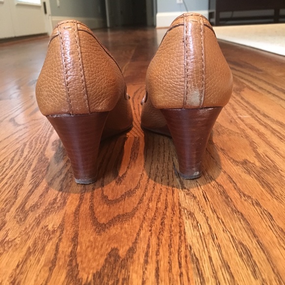 Tory Burch tan wedge - Picture 4 of 6